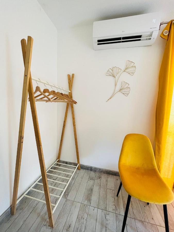 فندق Un Coin Tropical En Provence ! LʼIsle-sur-la-Sorgue المظهر الخارجي الصورة
